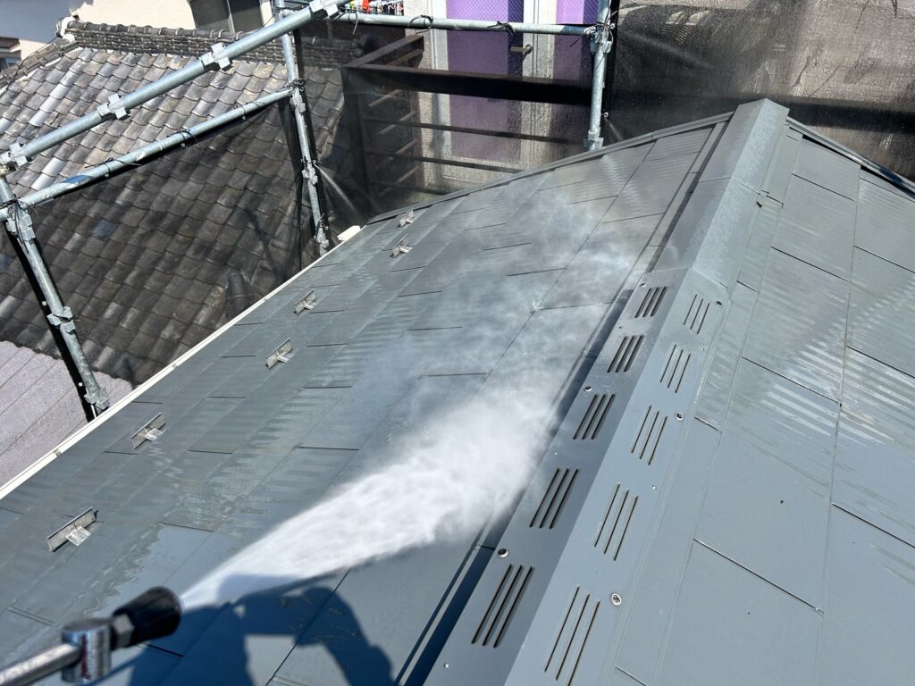 屋根の高圧洗浄