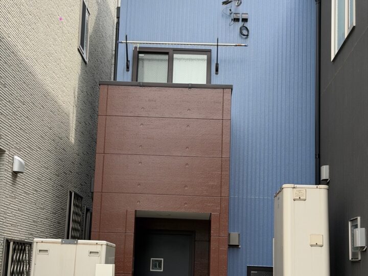 板橋区東坂下　外壁塗装工事【無機REVO　艶有り  スレートブルー、艶有り　リーガルブラウン】